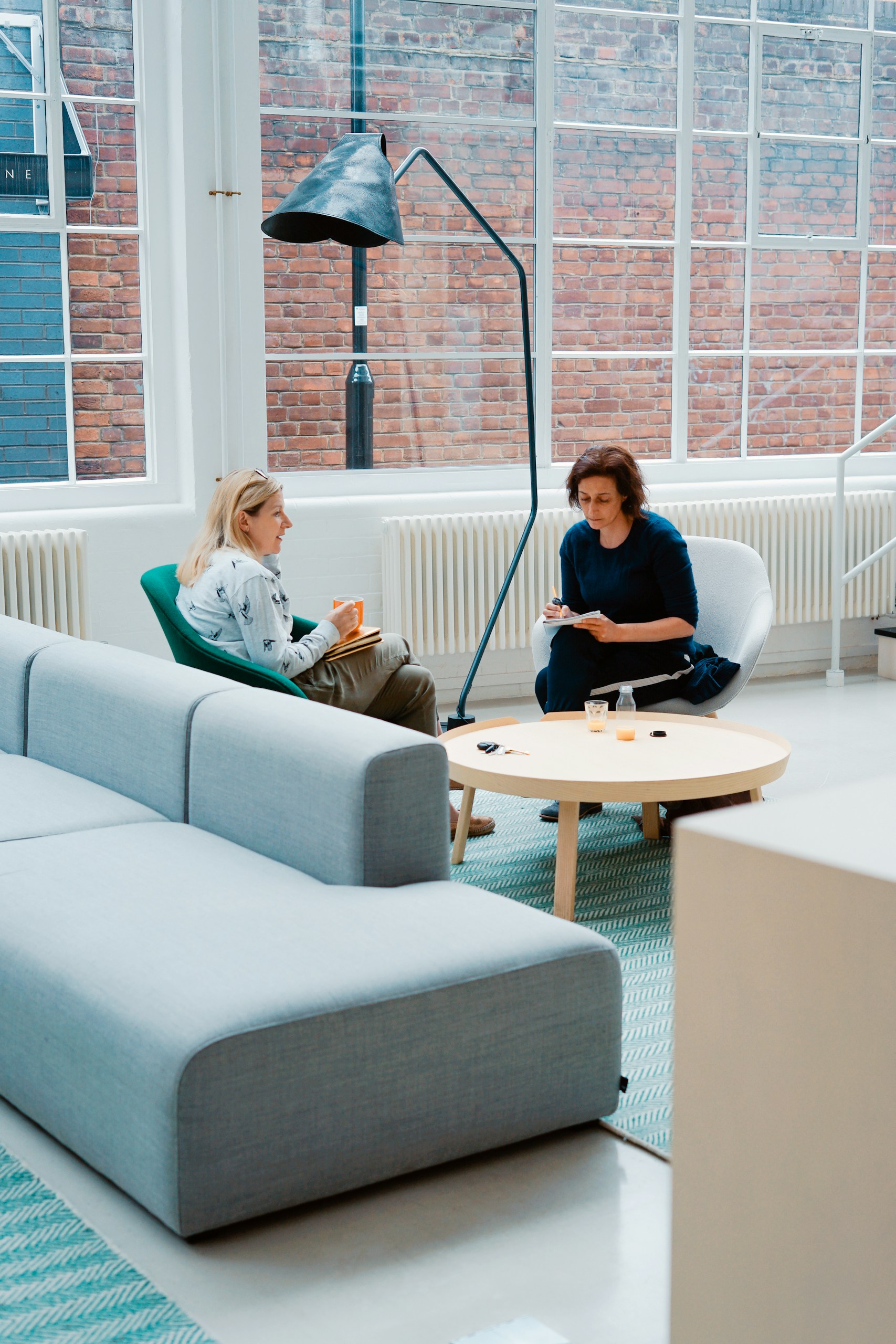 RPO meeting between enterprise hiring leaders discussing global workforce strategy